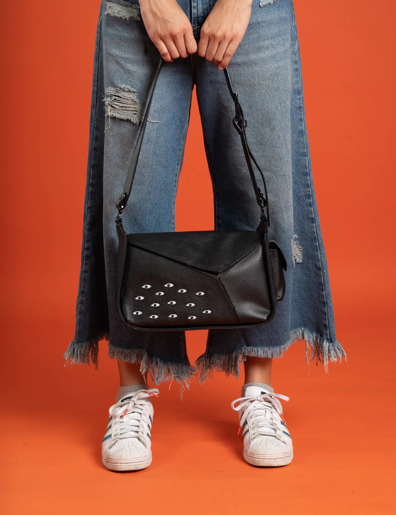 Houston Black Leather Shoulder Bag - Eyes Embroidery - Model