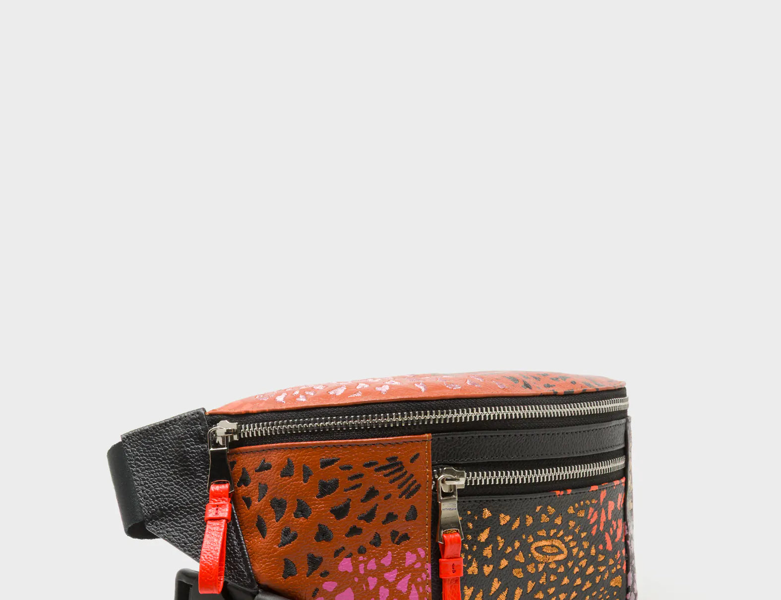 Harold Fanny Pack Black Leather - Retro Tiger Embroidery - Side View
