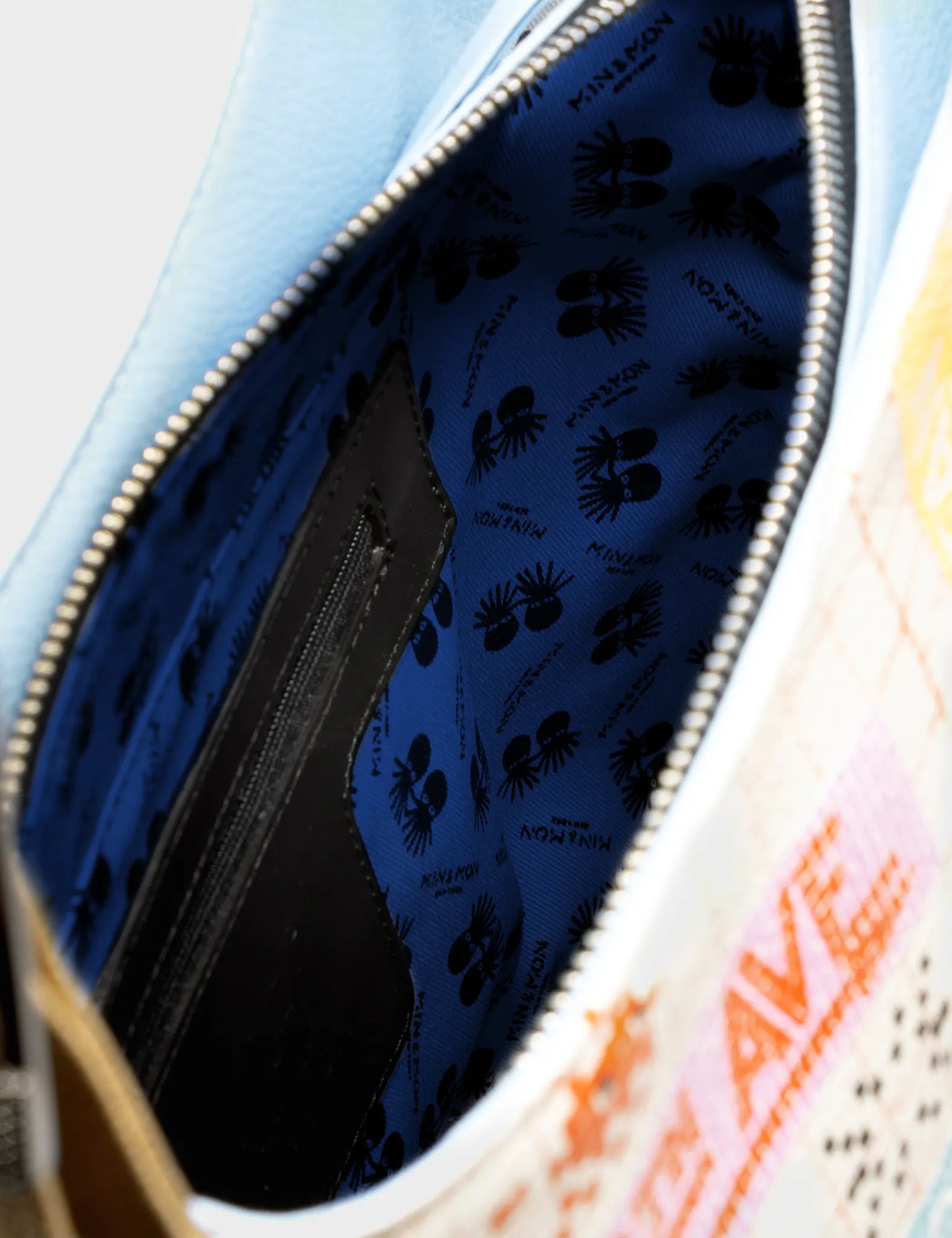 Vinyl Cream Bucket Bag - Subway Stories Print - Inside View