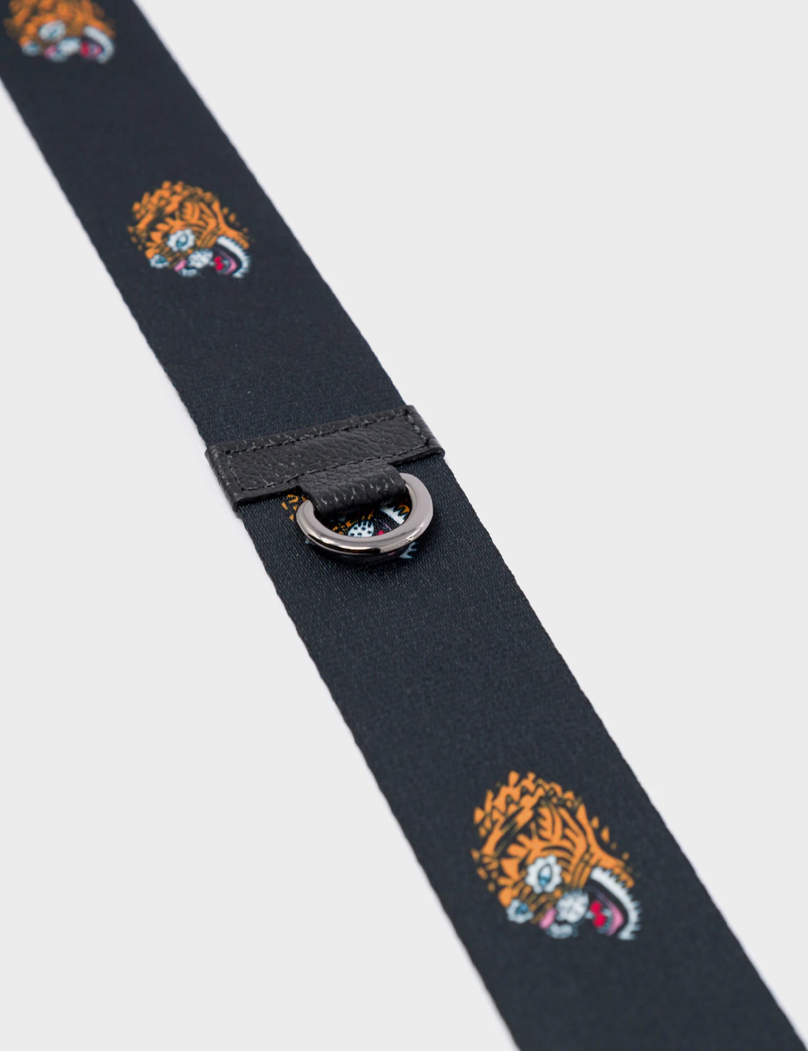 Detachable Black Nylon Strap - Blazing Tiger Design - Detail 