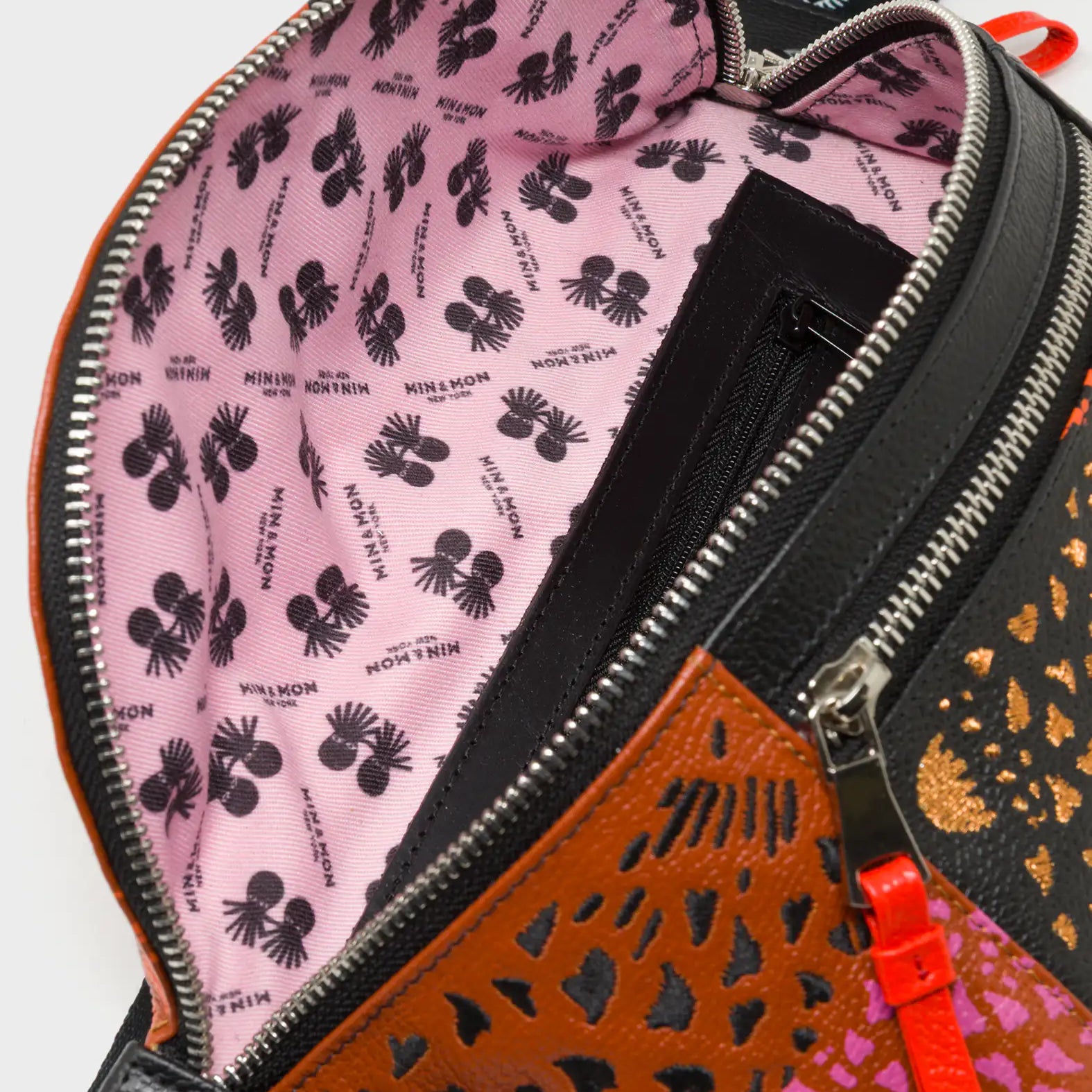 Harold Fanny Pack Black Leather - Retro Tiger Embroidery - Inside view