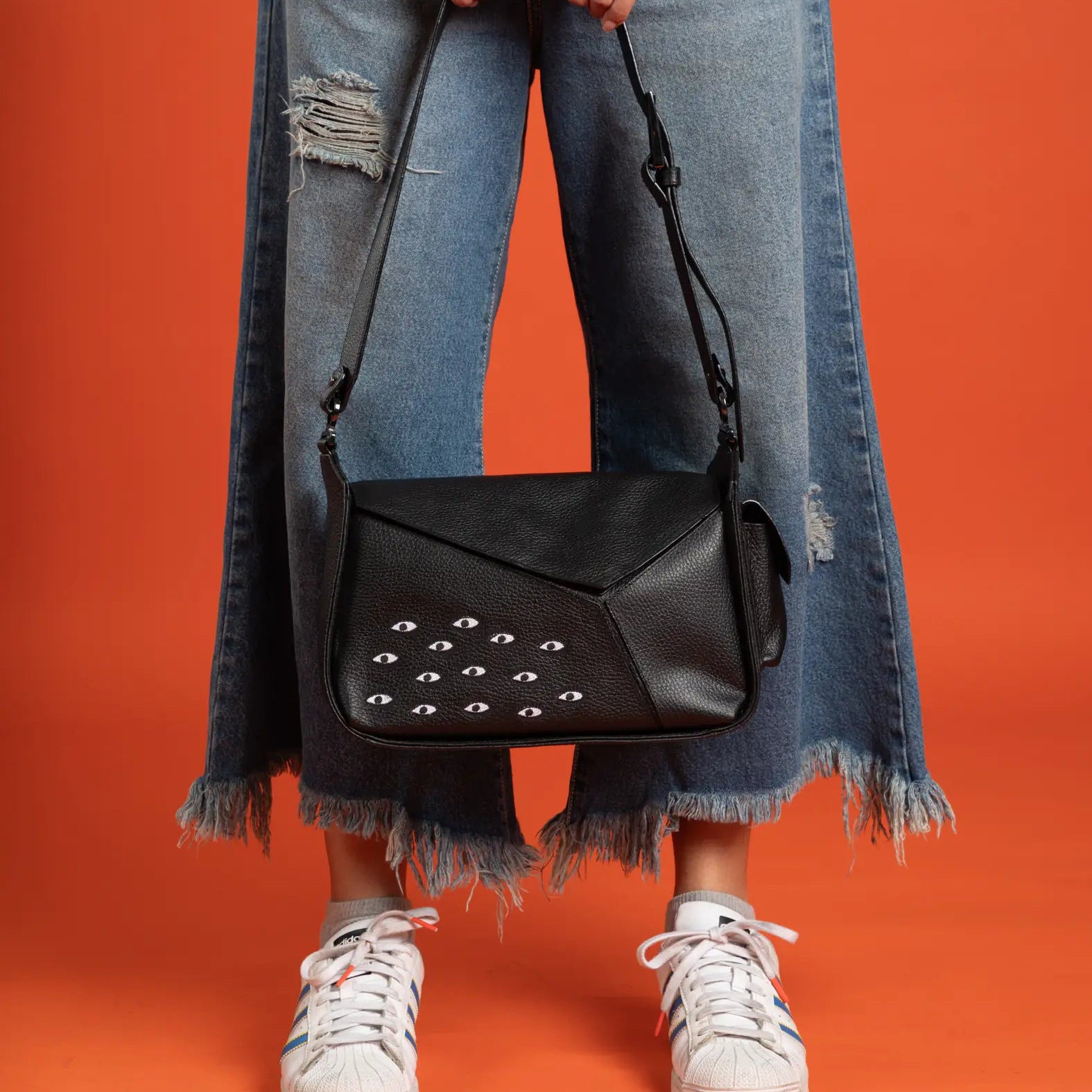 Houston Black Leather Shoulder Bag - Eyes Embroidery - Model