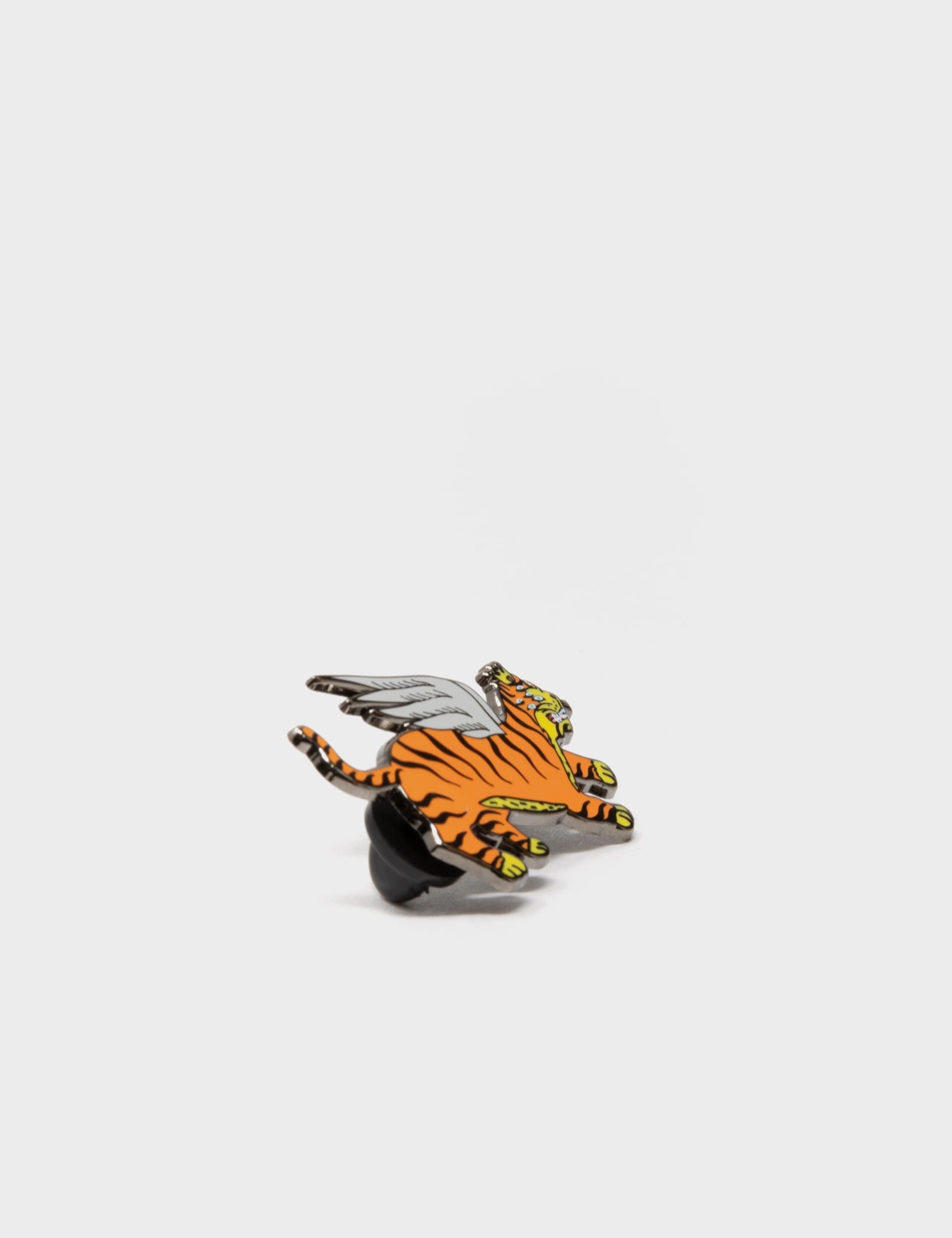 Enamel Pin - Flying Tiger Desing - Side view